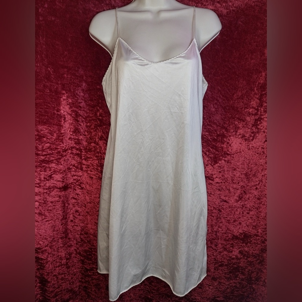 VTG Vanity Fair White Scalloped Picot Trim Full Slip Dress Size 34 S M Coquette